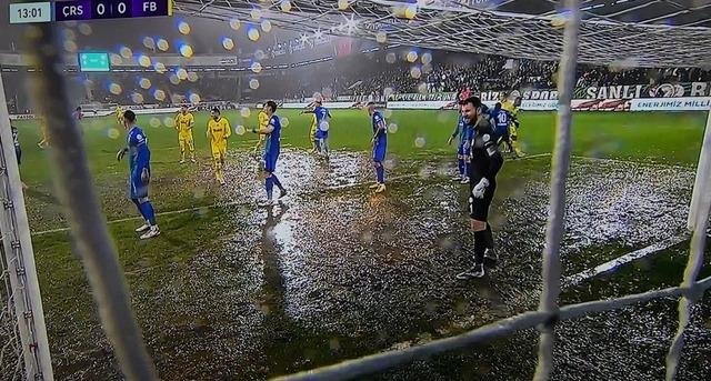 Çaykur Rizespor maçında geriye düşen Fenerbahçe