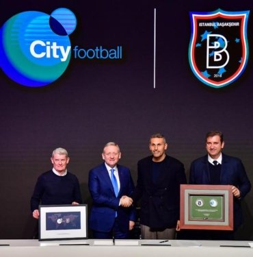 İmzalar resmen atıldı! Başakşehir ile City Football Group arasında iş birliği anlaşması
