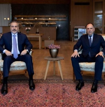 Bakan Fidan Yunan mevkidaşı ile bir Münih’te araya geldi