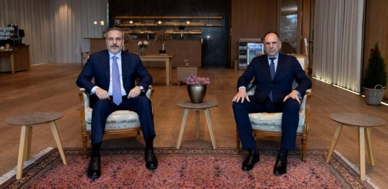 Bakan Fidan Yunan mevkidaşı ile bir Münih’te araya geldi