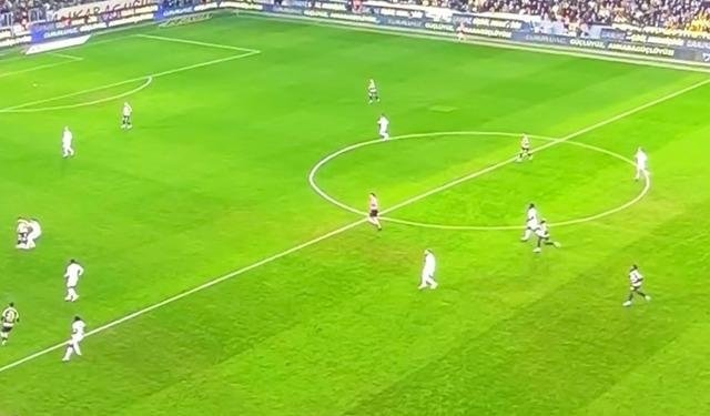 Ankaragücü Galatasaray mücadelesinde maçın kaderini değiştiren ofsayt! Atılan gol sayılmayınca bir anda skor 2-0 oldu…