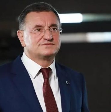 Lütfü Savaş merak uyandırdı! Adaylık bilmecesini çözecek görüşme sonrası ilk açıklama