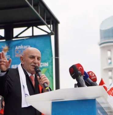 Turgut Altınok: Ankara’da iş yok ama sosyal medyada ses çok