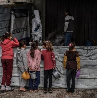 Gazze Şeridi’nde “Yemek istiyoruz” sloganları
