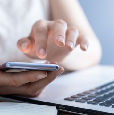 Mobil teknoloji kullanımın yol açtığı bir sağlık sorunu: Cep boyun (Text Neck) sendromu nedir, belirtileri neler?