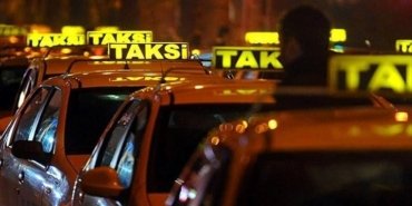 İzmir’deki taksilerde yeni dönem: İlk kez toplu olarak uygulanacak (Yolcu ve şoförler için yeni güvenlik önlemi)