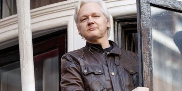 WikiLeaks kurucusu Assange’ın İngiltere’den ABD’ye iadesine ilişkin karar ertelendi