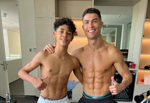 Ronaldo, oğluyla birlikte fotoğraf paylaştı ve herkes aynı detaya odaklandı!