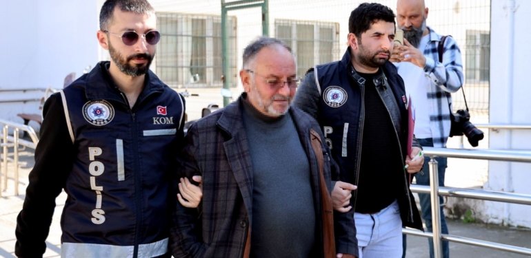 Değeri tam 9 milyon lira: Sahte darphane baskılı altınlarla yakalandı