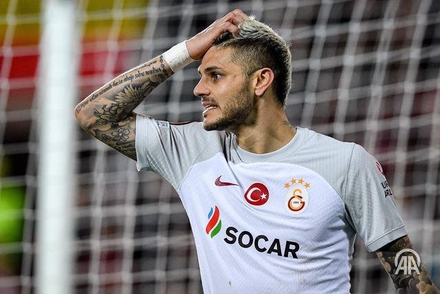 İlk maçın kahramanı olan Mauro Icardi rövanş maçında sahadan silindi! Arjantinli yıldız Sparta Prag kalesine şut dahi çekemedi