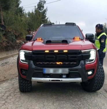 Çakar lamba takanlara 19 bin TL ceza