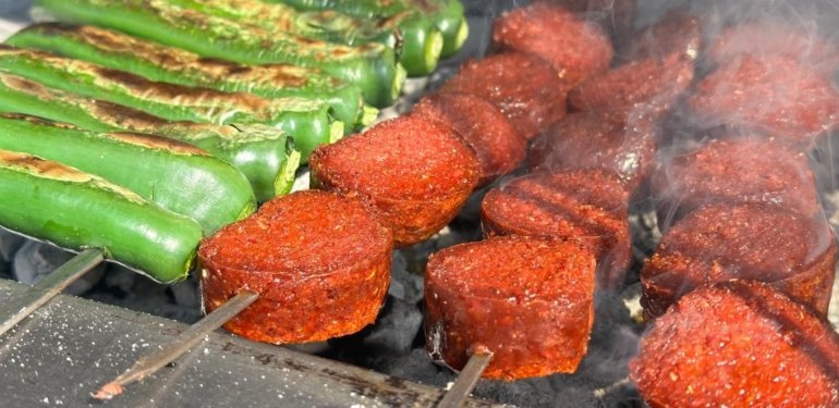 Marketlerde sucuğun kilosu bin liraya dayandı