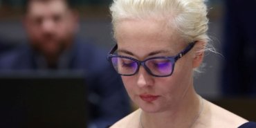 Navalni’nin eşi Putin’i “cenazeye işkence yapmakla” suçladı