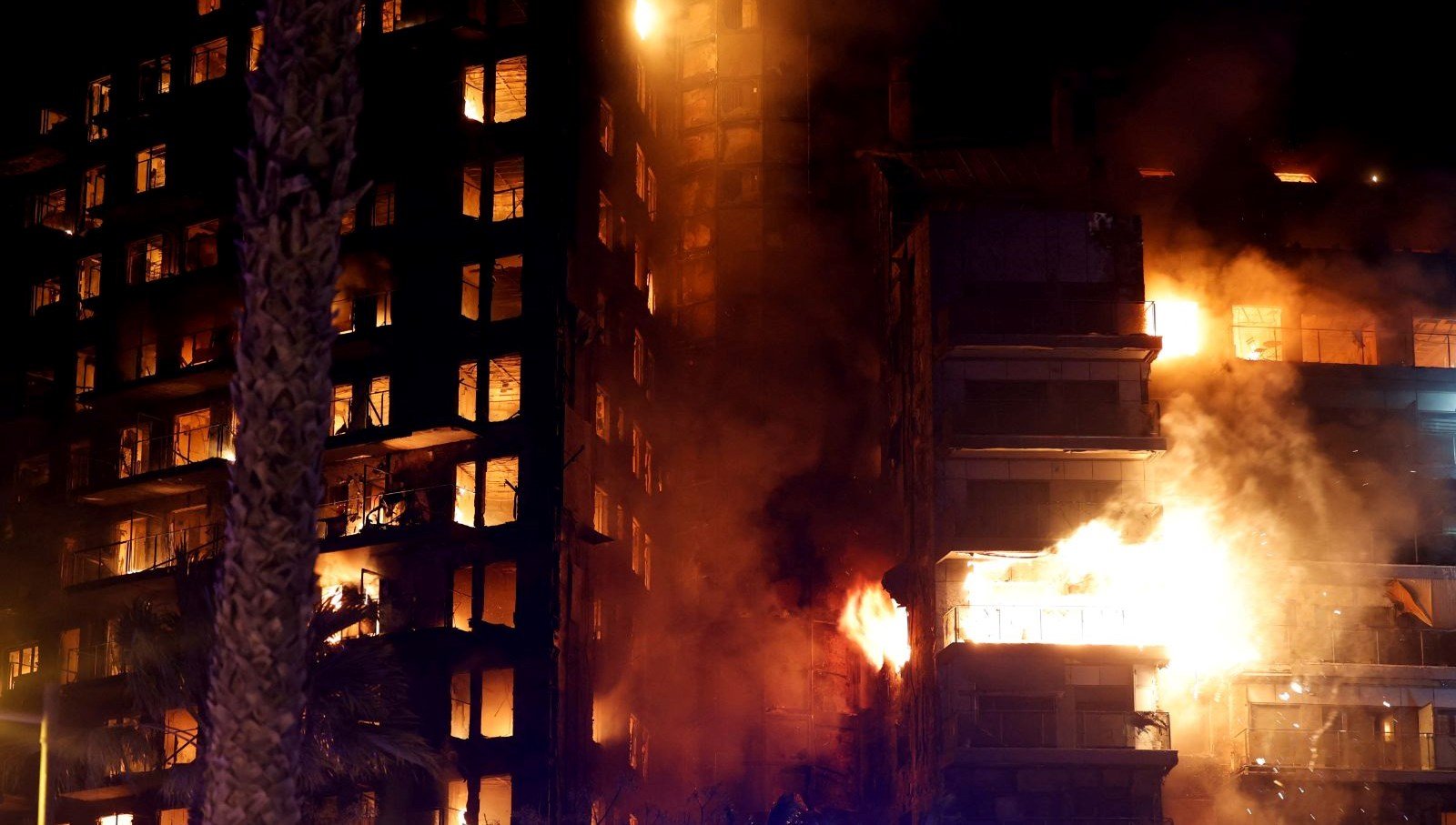İspanya’da apartman yangını: Ölü sayısı arttı