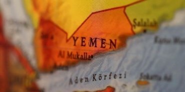 Husiler, Amerikan petrol tankerini ve savaş gemilerini hedef aldı