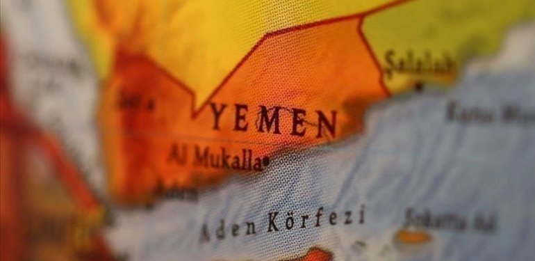 Husiler, Amerikan petrol tankerini ve savaş gemilerini hedef aldı