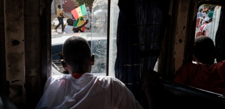 Senegal’de cumhurbaşkanı seçiminin ertelenmesi protesto edildi