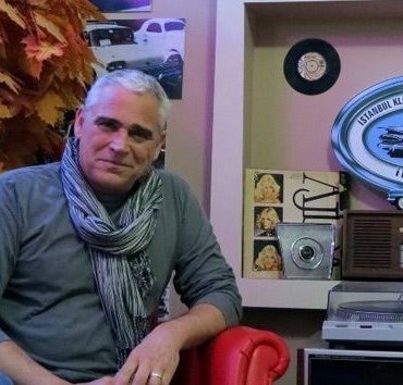 Oyuncu Tolga Savacı hayatını kaybetti