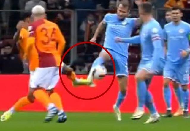 Galatasaray maçında tartışmalı penaltı kararı! Ahmet Çakar