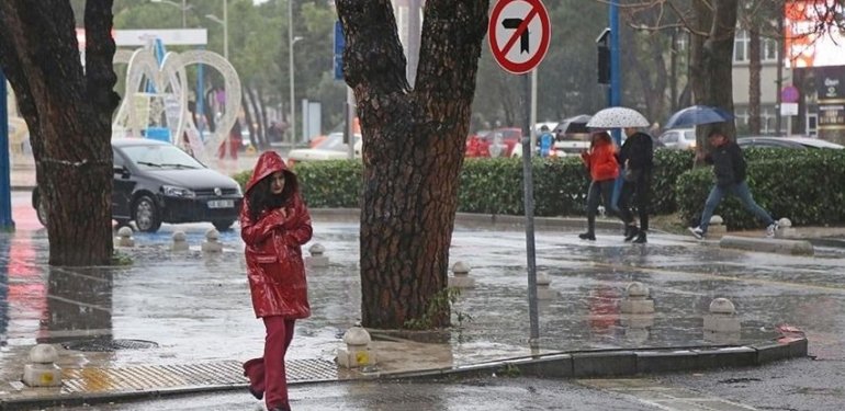 Meteoroloji’den iki il için sarı kodlu uyarı: Sel, dolu, yıldırıma dikkat! (Bugün hava nasıl olacak?)