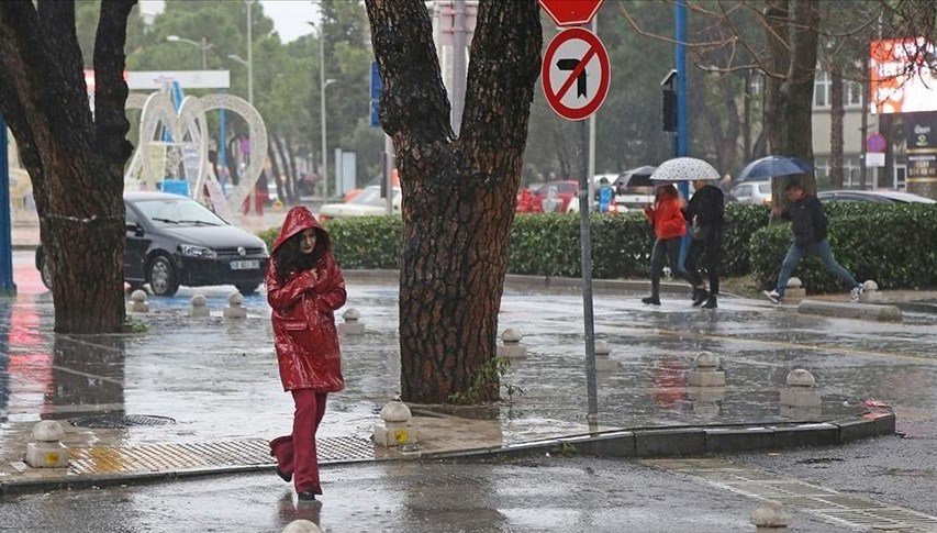 Meteoroloji’den iki il için sarı kodlu uyarı: Sel, dolu, yıldırıma dikkat! (Bugün hava nasıl olacak?)