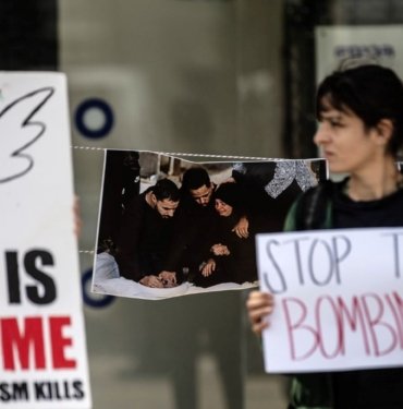 İsrail’in başkenti Tel Aviv’de savaş karşıtı gösteri