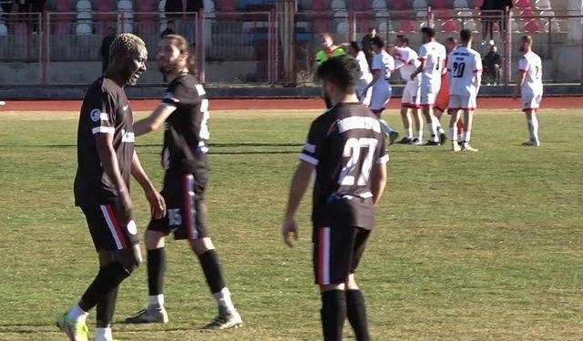 Hakeme yumruk atan o futbolcu tutuklandı! Yattara