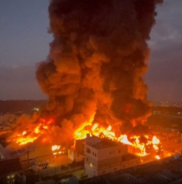 Filistin’de fabrika yangını