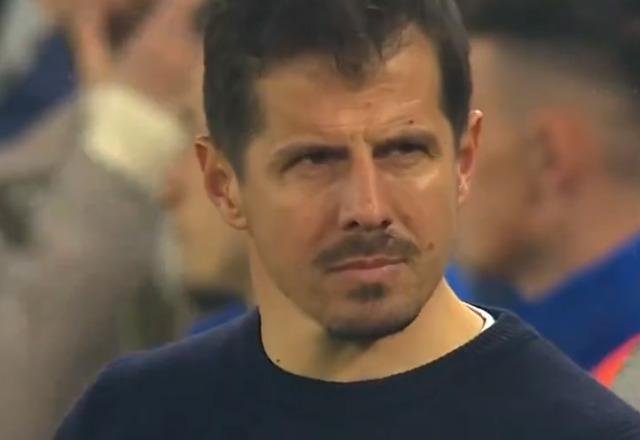 Fenerbahçe tribünlerinin Emre Belözoğlu