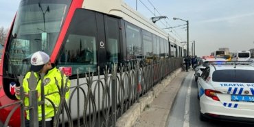 Topkapı’da can pazarı: Tramvayın altında kalan kişi hayatını kaybetti