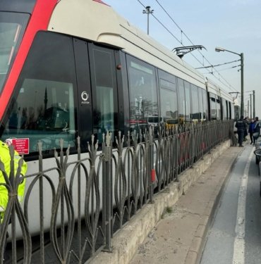 Topkapı’da can pazarı: Tramvayın altında kalan kişi hayatını kaybetti