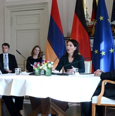 Azerbaycan-Ermenistan barış görüşmeleri Berlin’de başladı