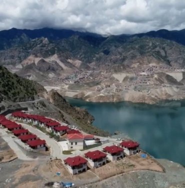 Baraj suları çekildi: Dipten köy ve kale çıktı