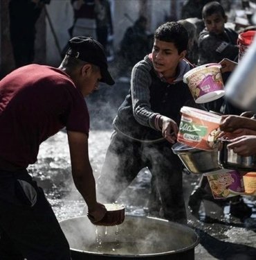 Gazze Şeridi’nin kuzeyine uçaklarla insani yardım
