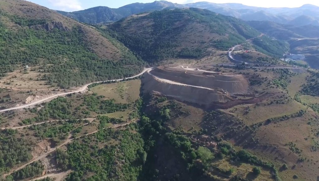 İliç’ten sonra bu sefer de Gümüşhane’den korkutan görüntü: Hafriyat dağında doğal afet korkusu