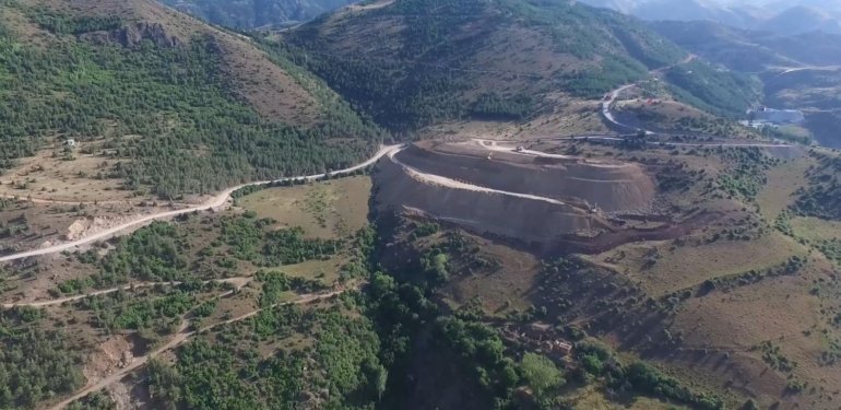 İliç’ten sonra bu sefer de Gümüşhane’den korkutan görüntü: Hafriyat dağında doğal afet korkusu