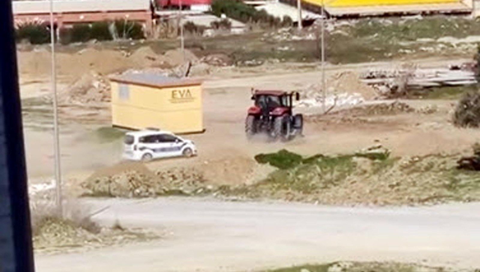 “Dur” ihtarına uymayan ehliyetsiz traktör sürücüsüne para cezası