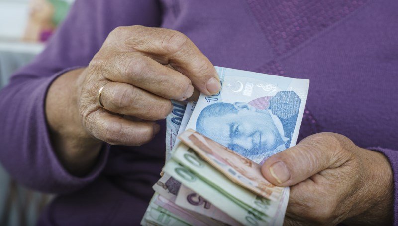 Emekli ikramiyesi zammı Meclis’ten geçti: Ramazan Bayramı emekli ikramiyeleri ne zaman yatacak, bayramdan önce yatar mı?