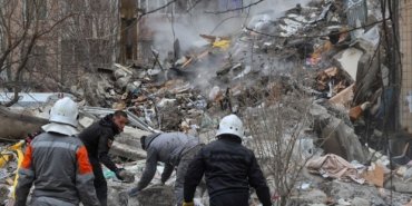 Rusya Odesa’da bir apartmanı vurdu: 2 kişi hayatını kaybetti