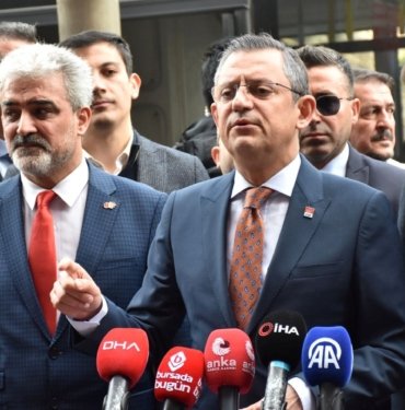 Özgür Özel’den ekonomi eleştirisi: “Emekli kart” çağrısını yineledi