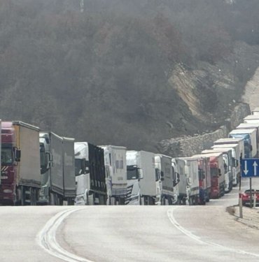Edirne’de 19 kilometrelik TIR kuyruğu