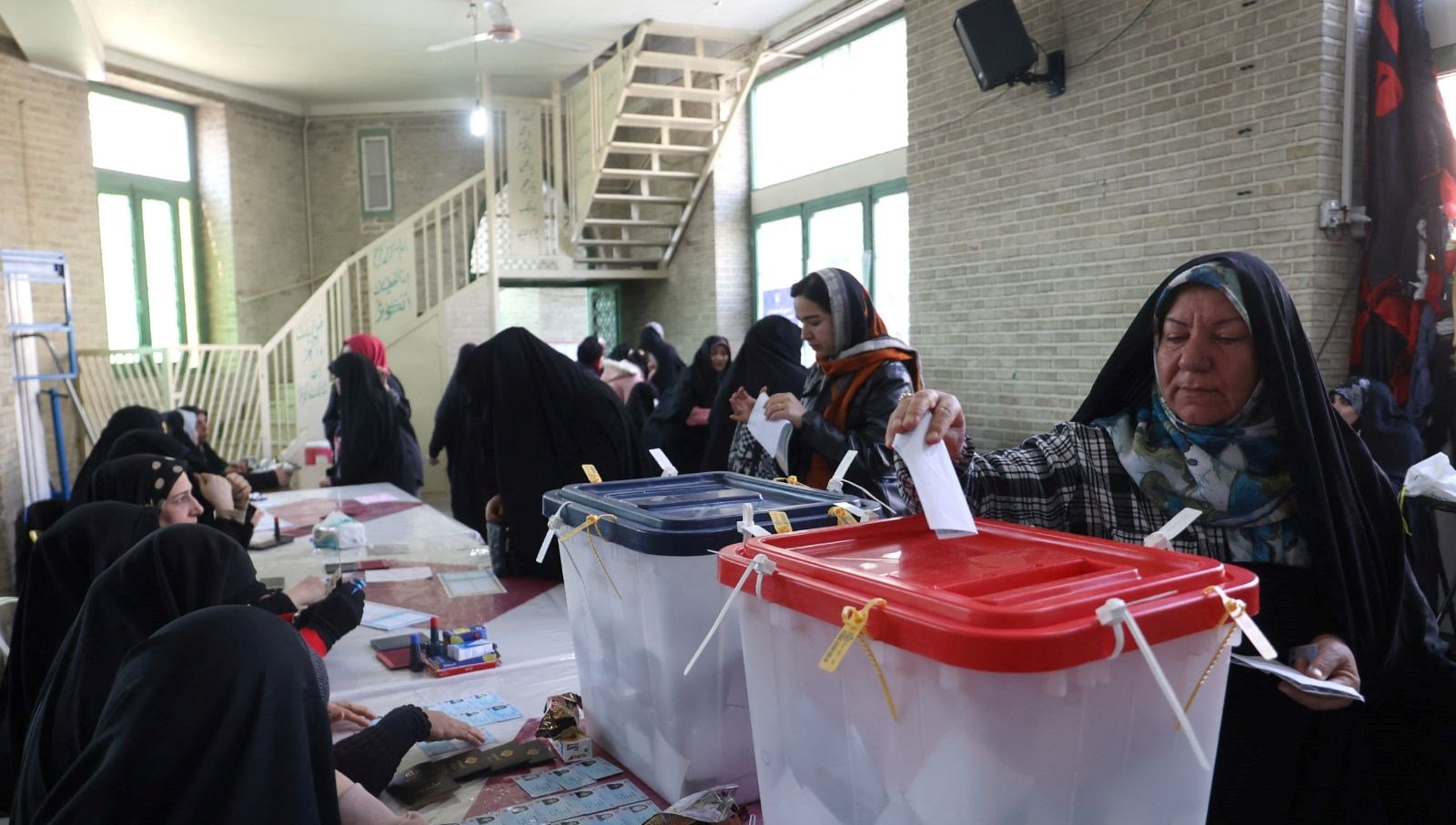 İran’da seçime katılım oranı yüzde 41’de kaldı