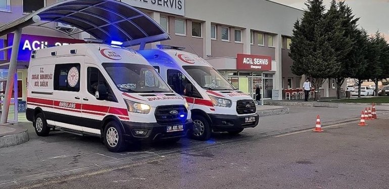 Bodrum kattaki yangında anne ve kızı hastanelik oldu