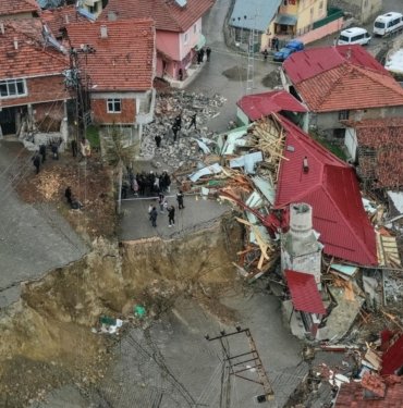 Heyelan köyü ikiye bölmüştü: Günebakan Köyü’nde afet evleri yapılacak