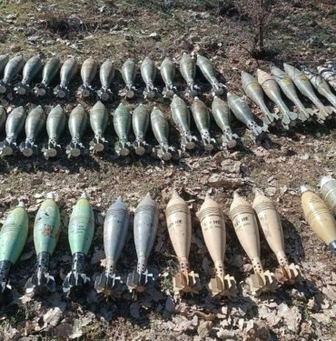 Teröristlere ait çok sayıda mühimmat ele geçirildi