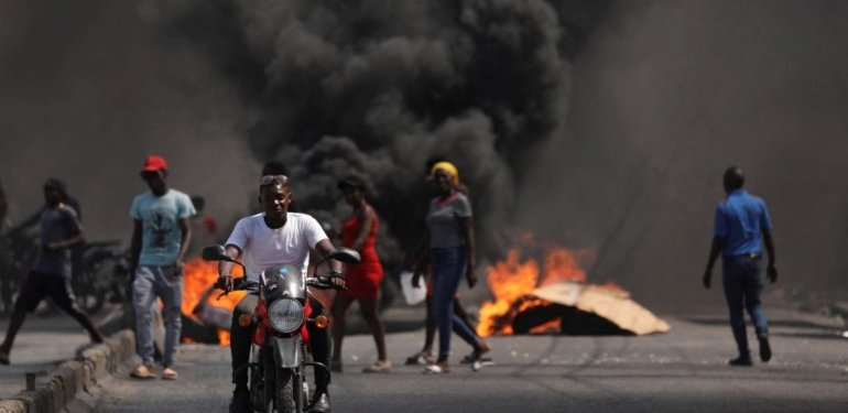 Haiti sokaklarında dehşet: Yüzlerce mahkum hapishaneden kaçtı