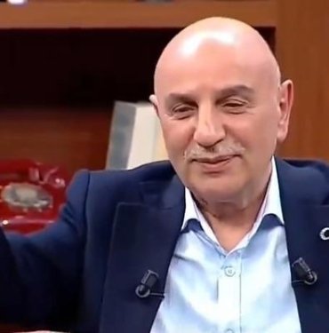 Canlı yayında İstiklal Marşı