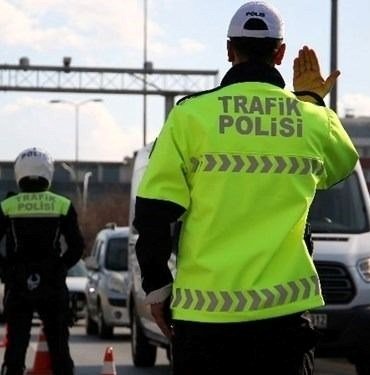 Asker eğlencesinde trafiği tehlikeye düşürenlere ceza