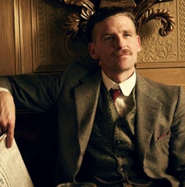 60’dan fazla film ve televizyon kostümü açık artırmaya çıkıyor