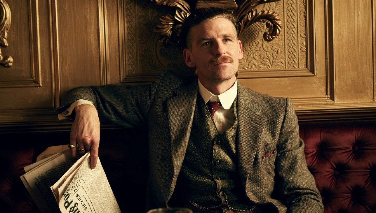 60’dan fazla film ve televizyon kostümü açık artırmaya çıkıyor